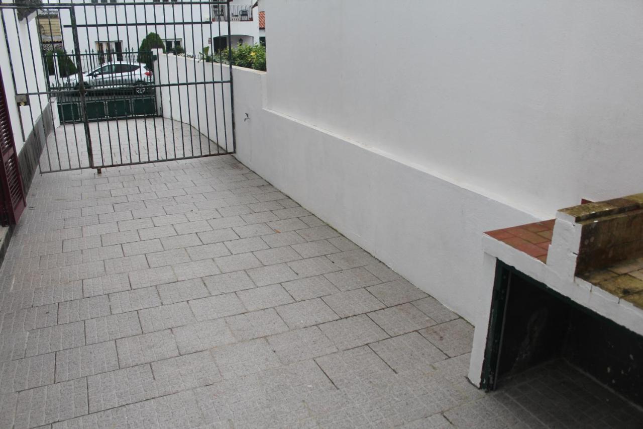 Vitorino De Nemesio Guesthouse Ponta Delgada المظهر الخارجي الصورة