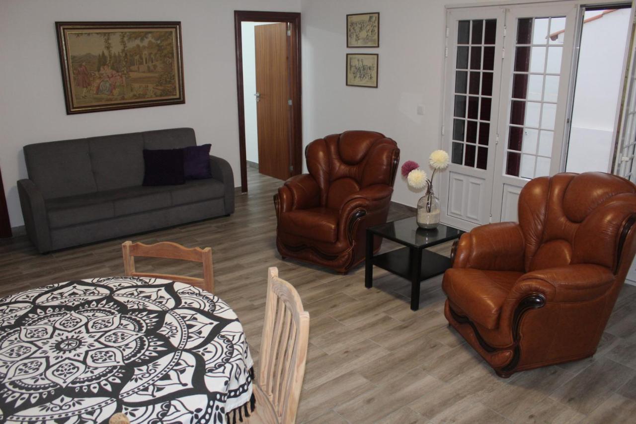 Vitorino De Nemesio Guesthouse Ponta Delgada المظهر الخارجي الصورة