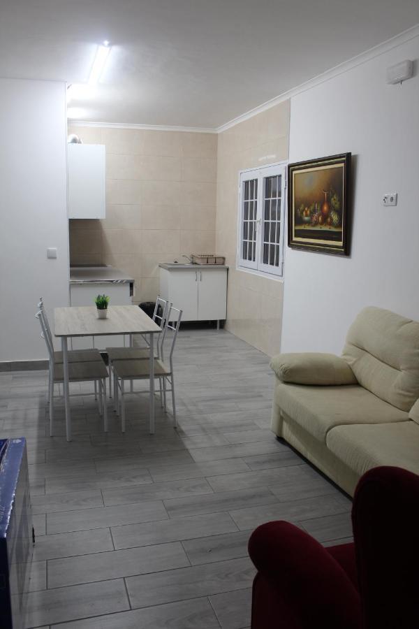 Vitorino De Nemesio Guesthouse Ponta Delgada المظهر الخارجي الصورة