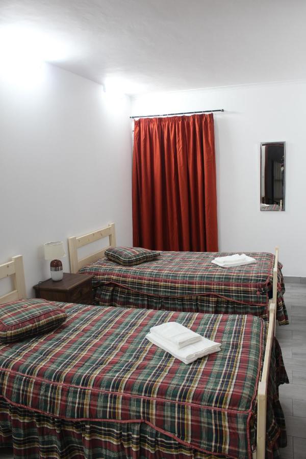 Vitorino De Nemesio Guesthouse Ponta Delgada المظهر الخارجي الصورة