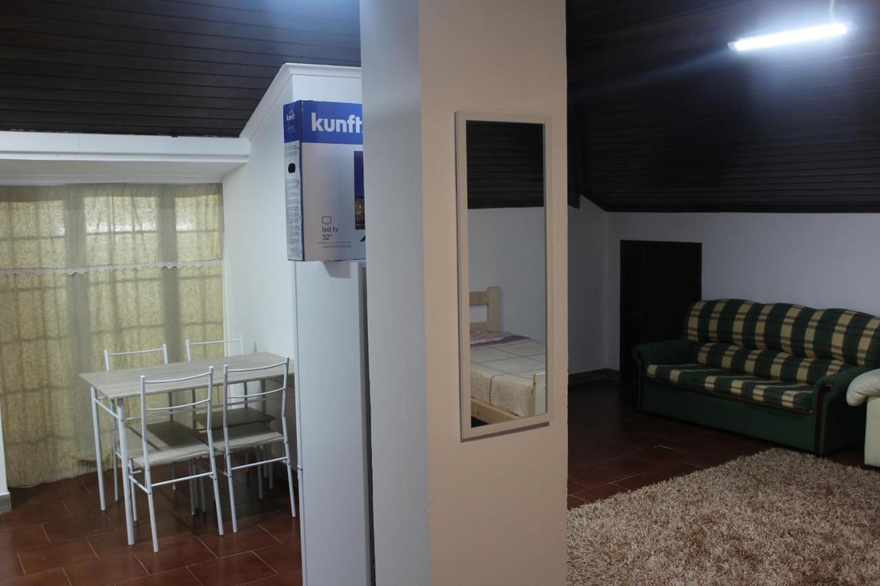 Vitorino De Nemesio Guesthouse Ponta Delgada المظهر الخارجي الصورة